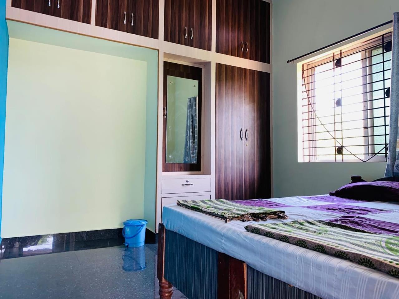 Prajwal Home Stay هامبي الغرفة الصورة